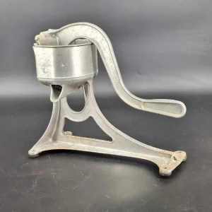 Vintage Universal Aluminum Manual Citrus Juicer Hand Press Made in USA